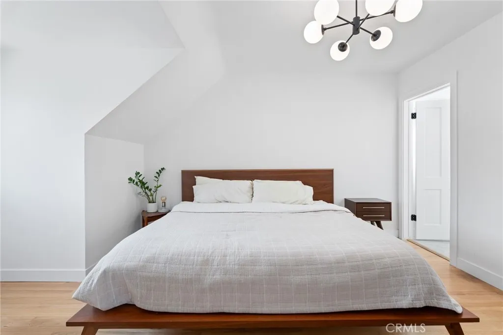 4501 Don Miguel Drive, Los Angeles, California 90008 home-pic-12