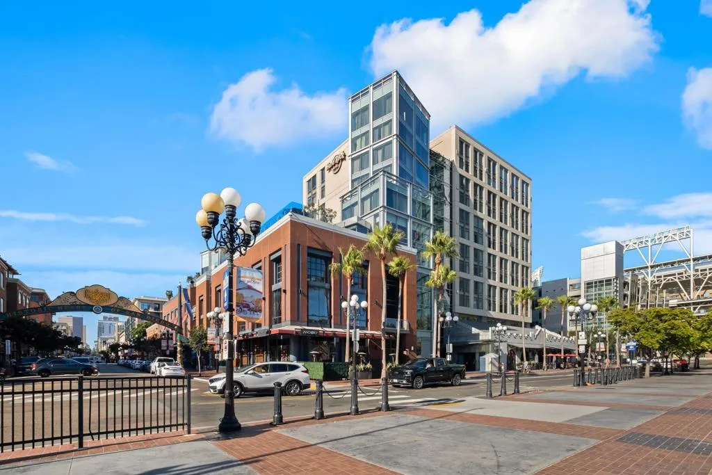 207 5th Ave 702, San Diego, California 92101 home-pic-21