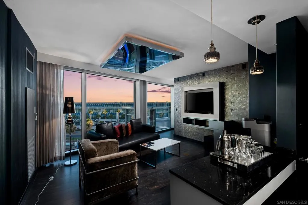 207 5th Ave 702, San Diego, California 92101 home-pic-0