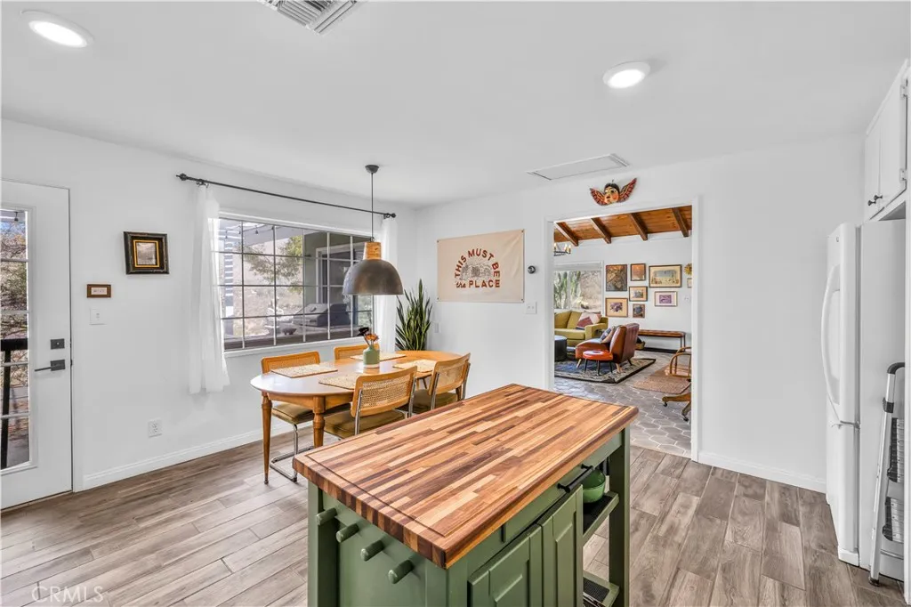 52601 Mecca Road, Morongo Valley, California 92256 home-pic-12