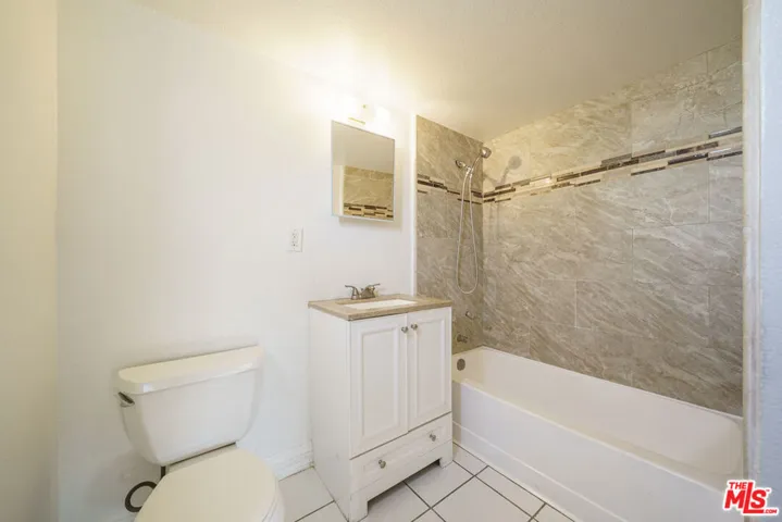 1450 Locust Avenue 306, Long Beach, California 90813