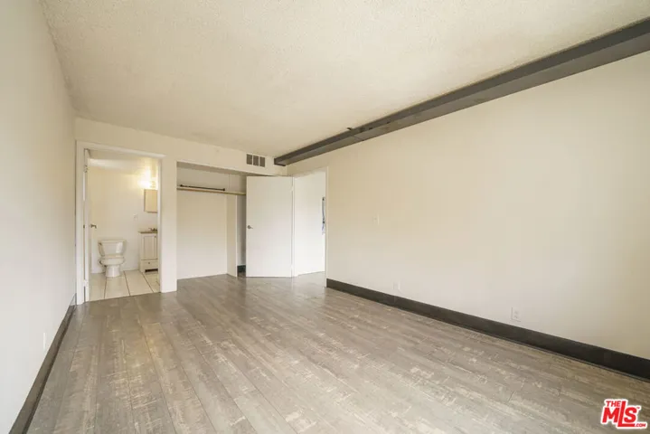 1450 Locust Avenue 306, Long Beach, California 90813