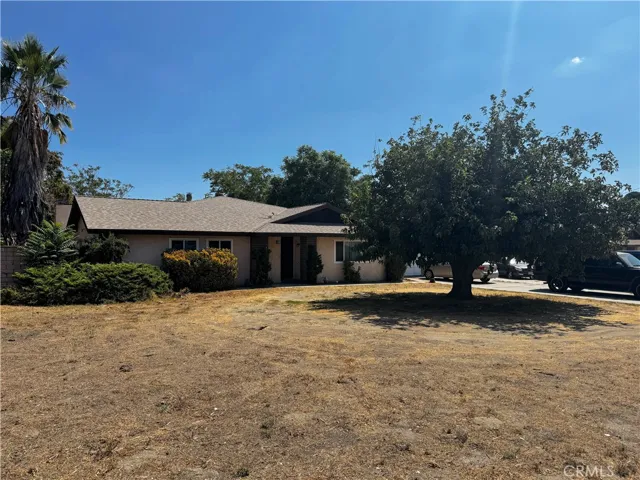 Single Story w/Three Car Garage
