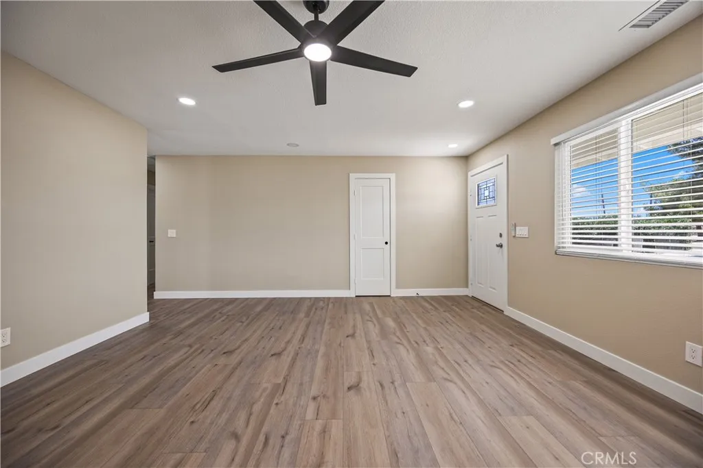 14804 Live Oak, Hesperia, California 92345 home-pic-3