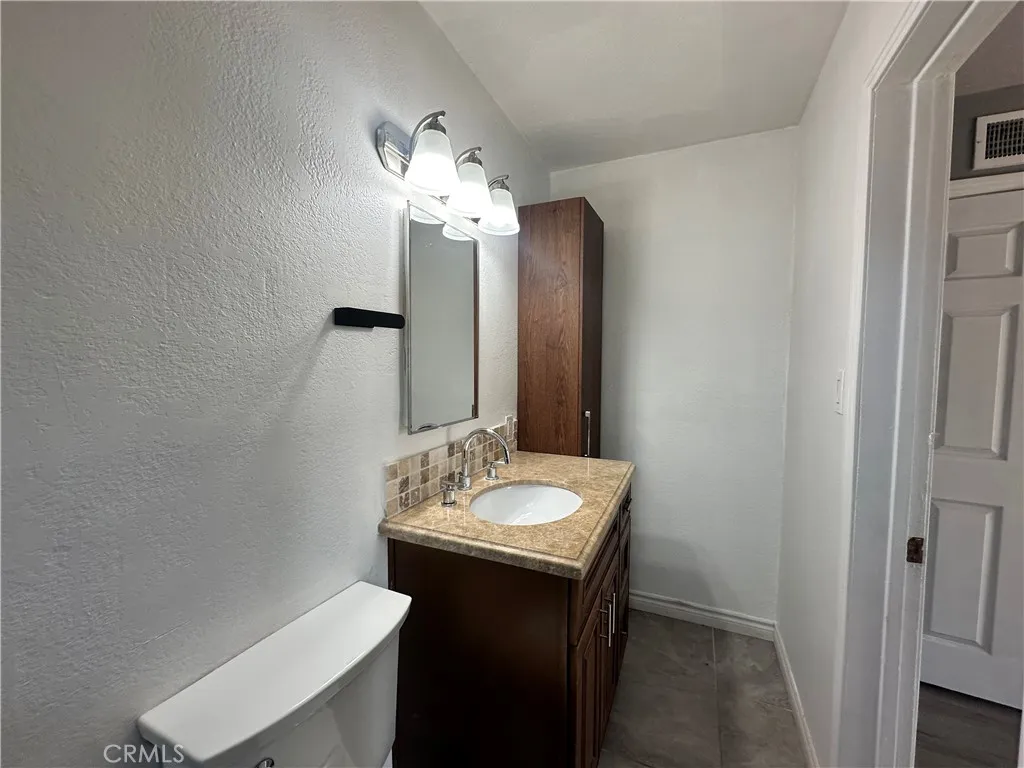 2495 Etiwanda Ave, San Bernardino, California 92410 home-pic-10