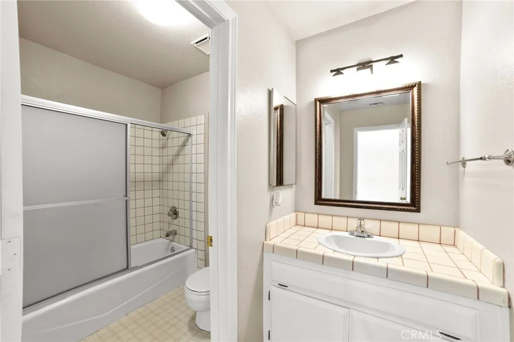 17800 Rancho Bonita Road, Victorville, California 92395 home-pic-22