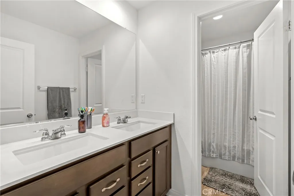 774 Green Ct, Perris, California 92571 home-pic-16