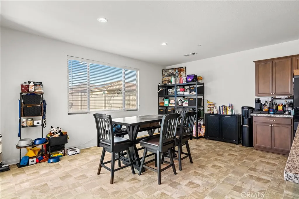 774 Green Ct, Perris, California 92571 home-pic-5