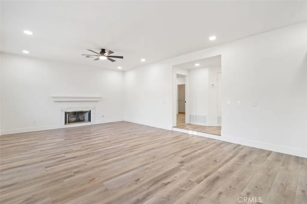 14439 Grandiflors, Canyon Country, California 91387 home-pic-9