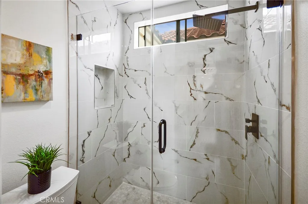 31 Brisa Del Lago, Rancho Santa Margarita, California 92688 home-pic-16