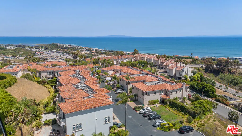 23963 De Ville Way, Malibu, California 90265 home-pic-35