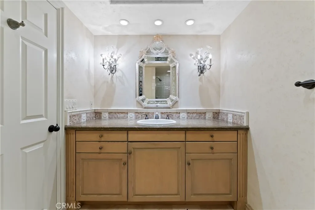 1117 Granville Drive, Newport Beach, California 92660 home-pic-13