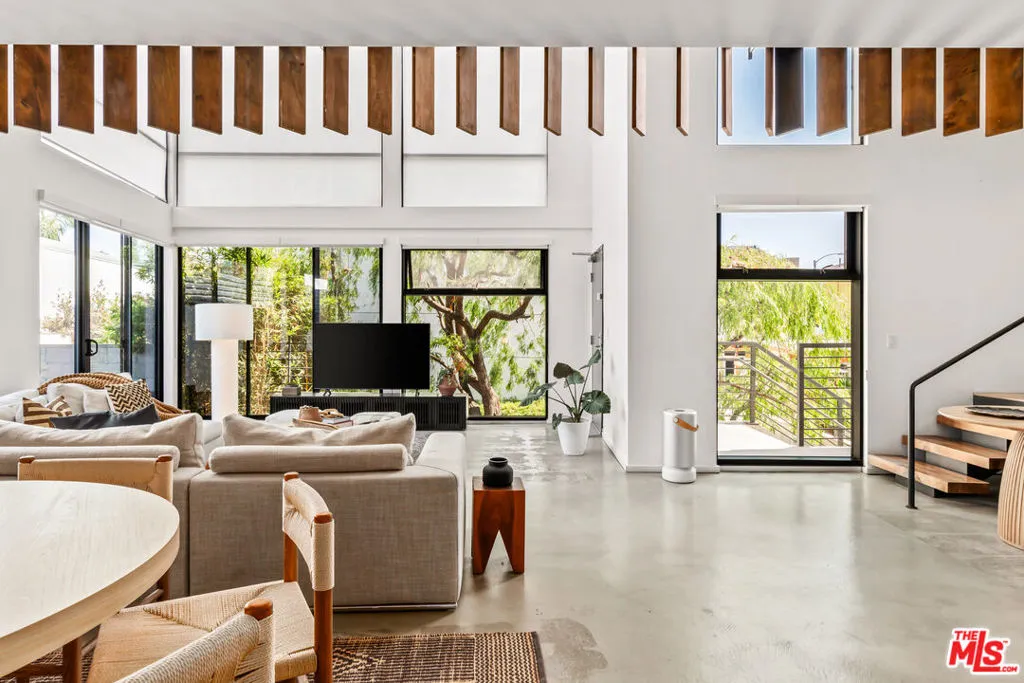 700 Main Street 15, Venice, California 90291 home-pic-7