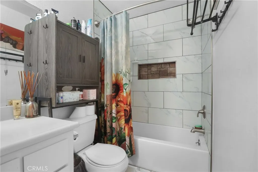 21913 Belshire Ave 16, Hawaiian Gardens, California 90716 home-pic-8