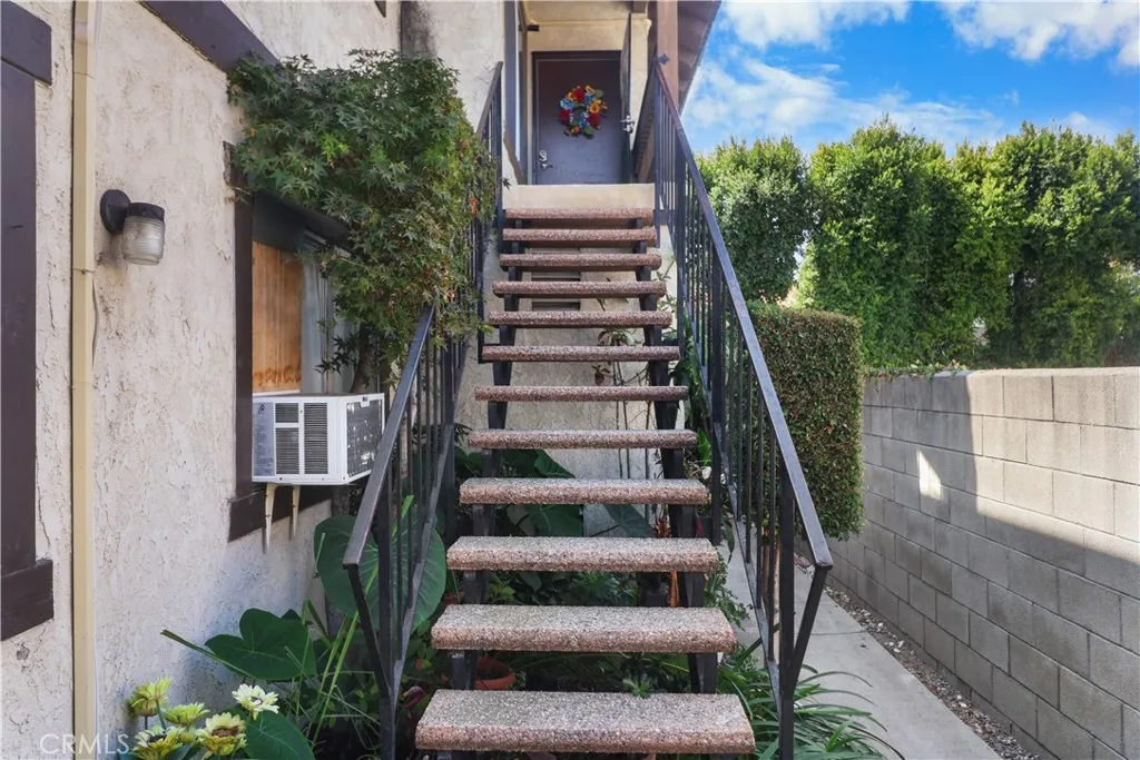 21913 Belshire Ave 16, Hawaiian Gardens, California 90716 home-pic-2