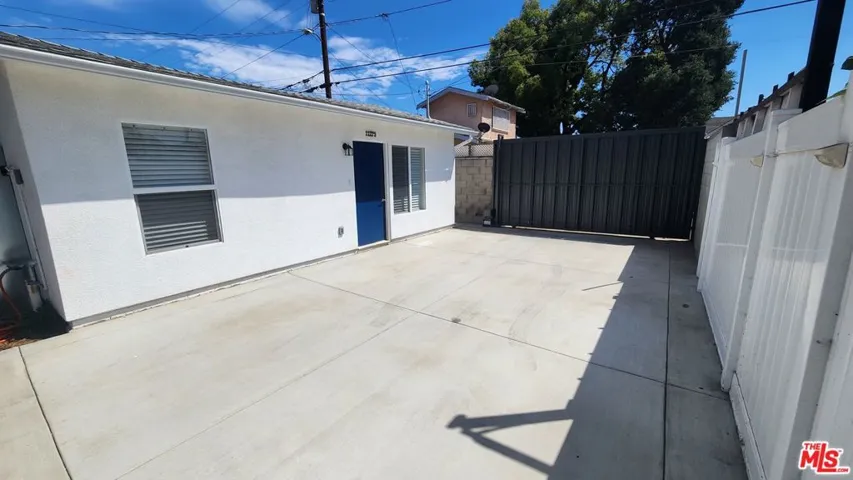 1120 W 87th Street, Los Angeles, California 90044