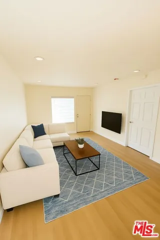 1120 W 87th Street, Los Angeles, California 90044