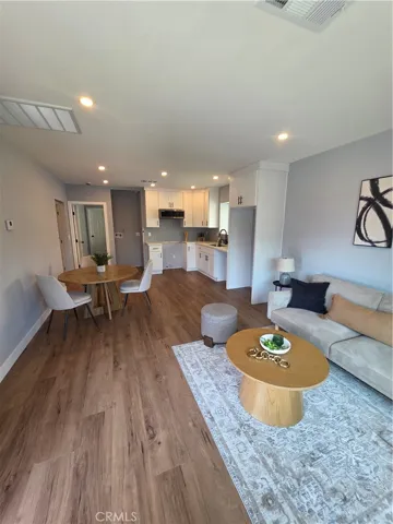427 E 61st, Los Angeles, California 90003