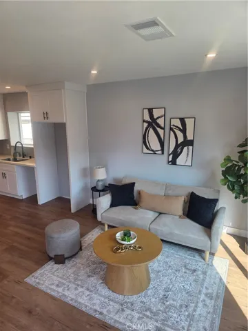 427 E 61st, Los Angeles, California 90003