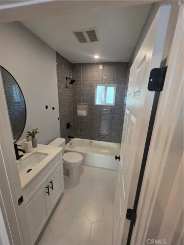 427 E 61st, Los Angeles, California 90003