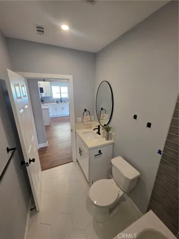 427 E 61st, Los Angeles, California 90003