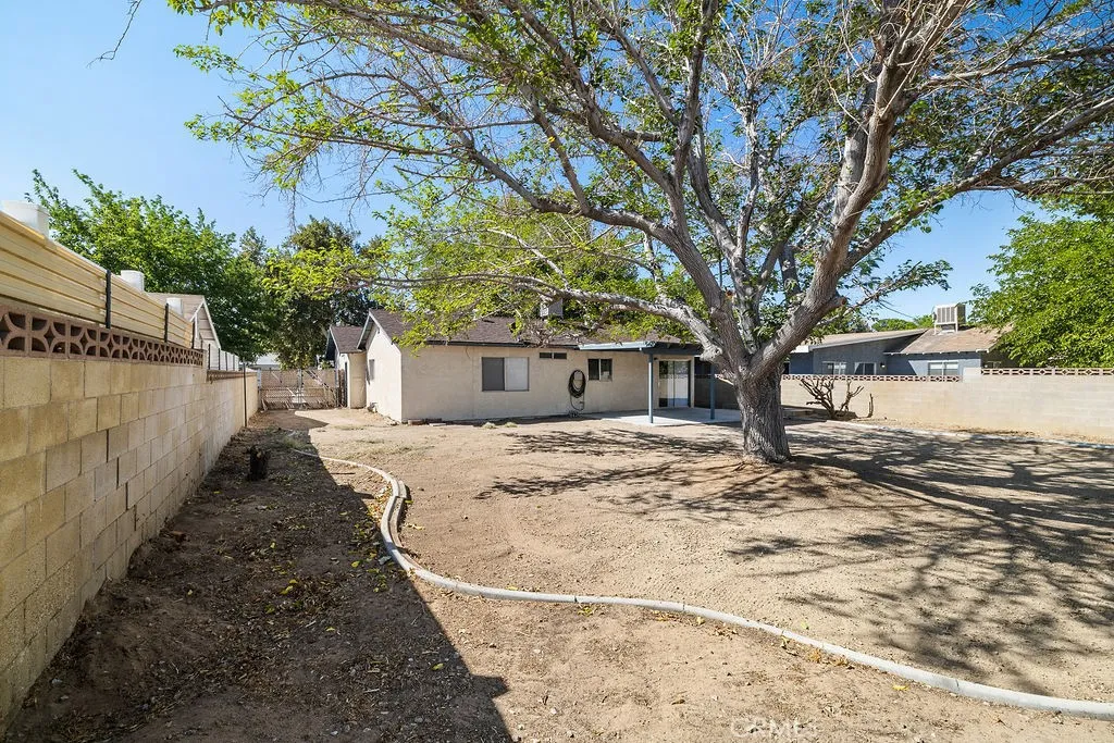 2229 W Avenue K14, Lancaster, California 93536 home-pic-32