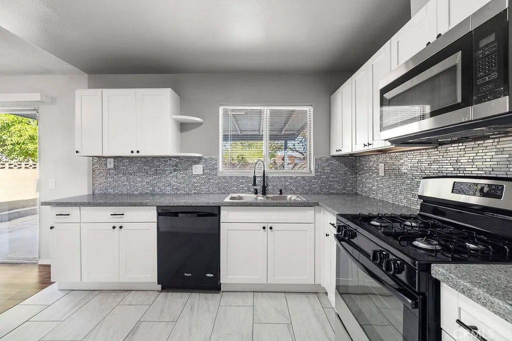 2229 W Avenue K14, Lancaster, California 93536 home-pic-2