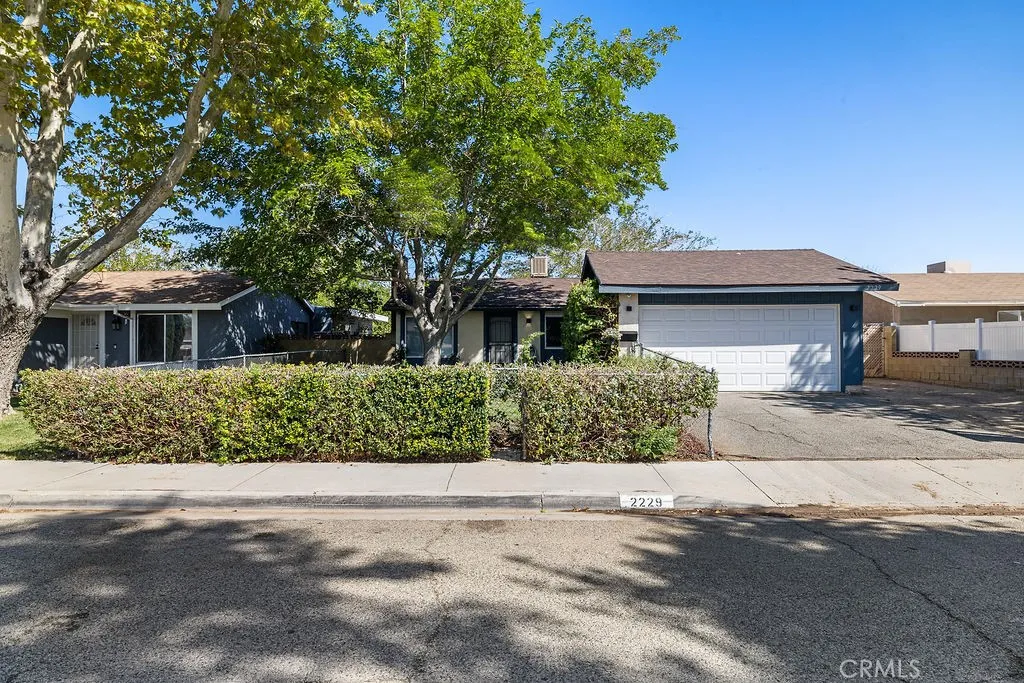 2229 W Avenue K14, Lancaster, California 93536 home-pic-9