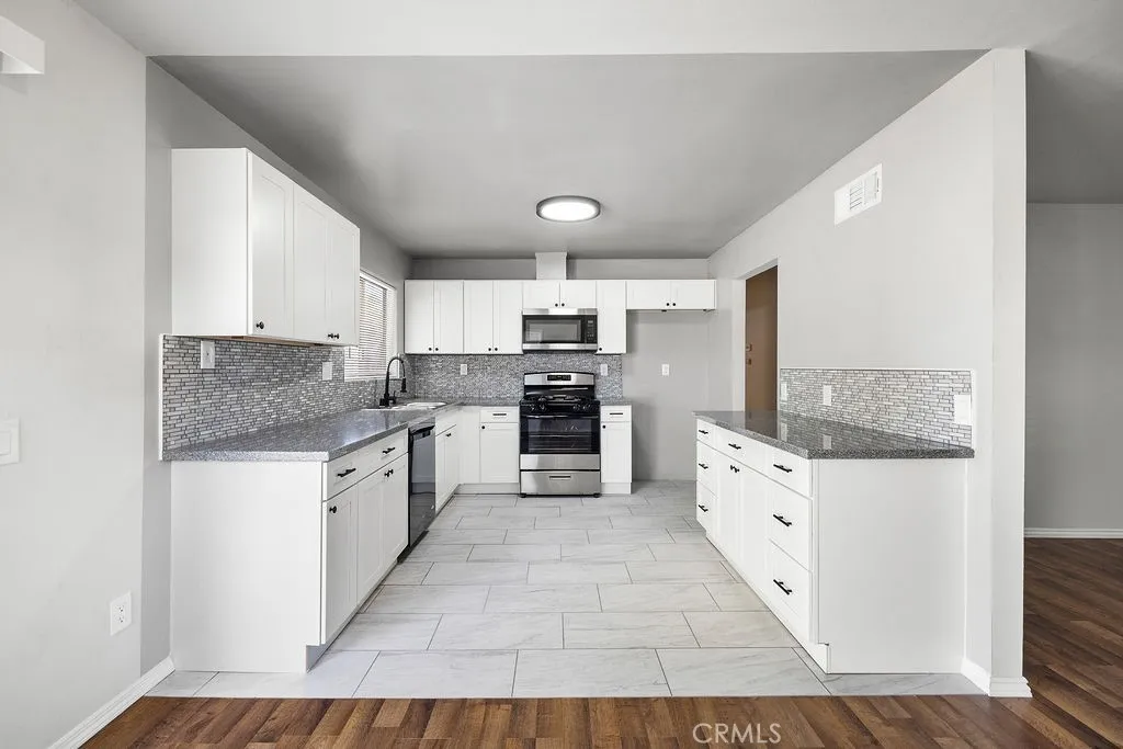 2229 W Avenue K14, Lancaster, California 93536 home-pic-3