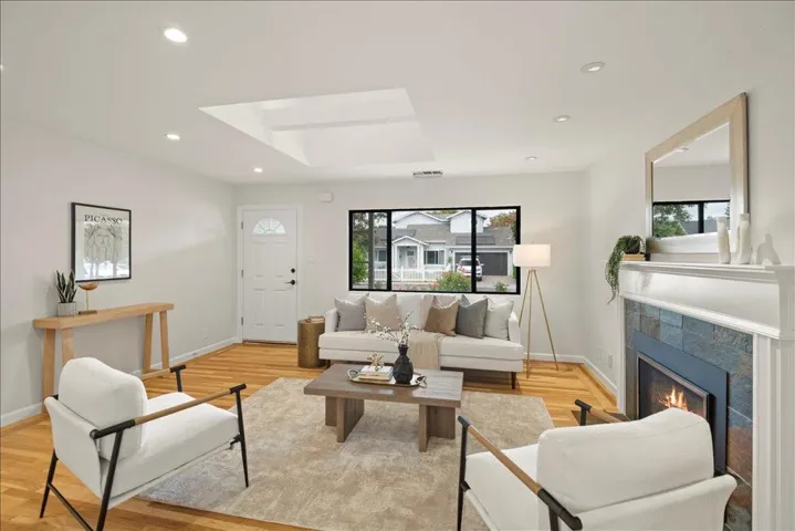 1059 Nilda Avenue, Mountain View, California 94040