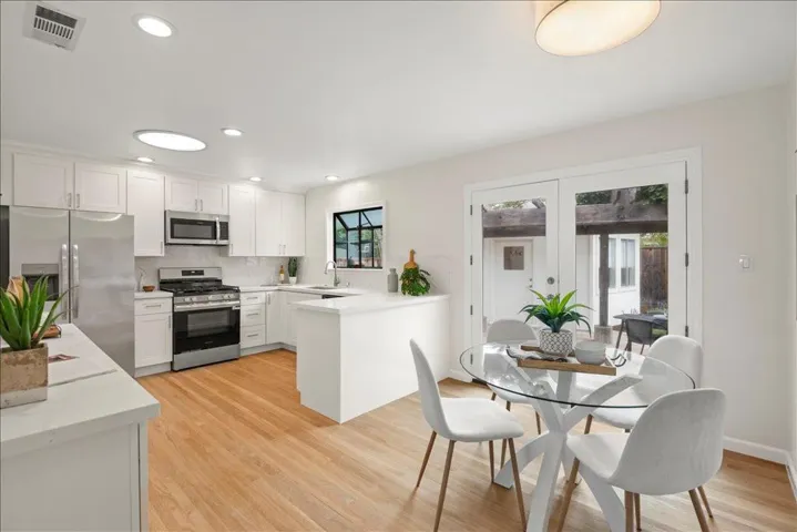 1059 Nilda Avenue, Mountain View, California 94040