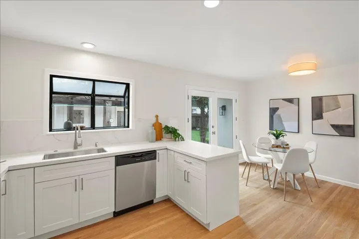 1059 Nilda Avenue, Mountain View, California 94040