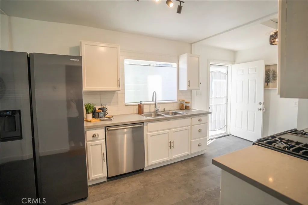 11835 Gale Ave, Hawthorne, California 90250 home-pic-15