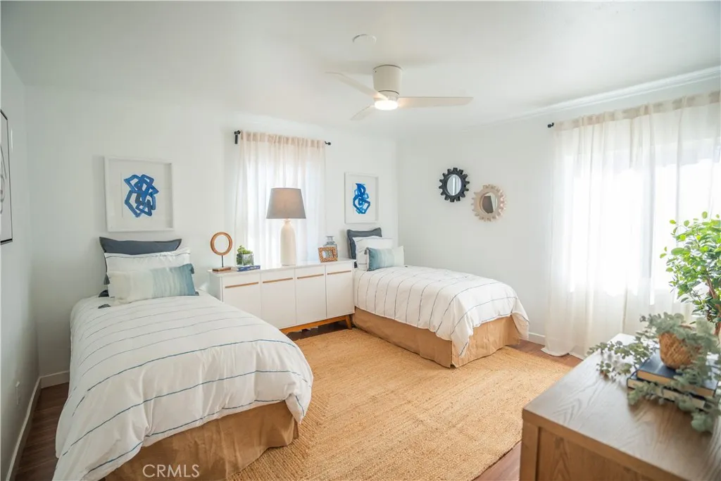 11835 Gale Ave, Hawthorne, California 90250 home-pic-11