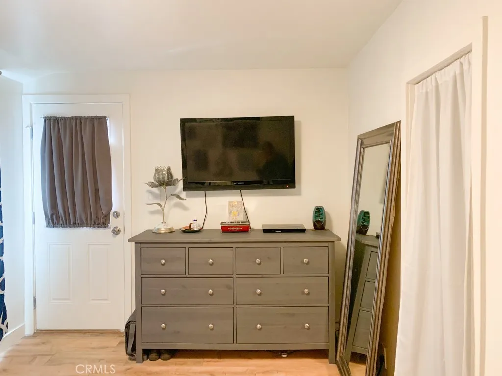 11835 Gale Ave, Hawthorne, California 90250 home-pic-55