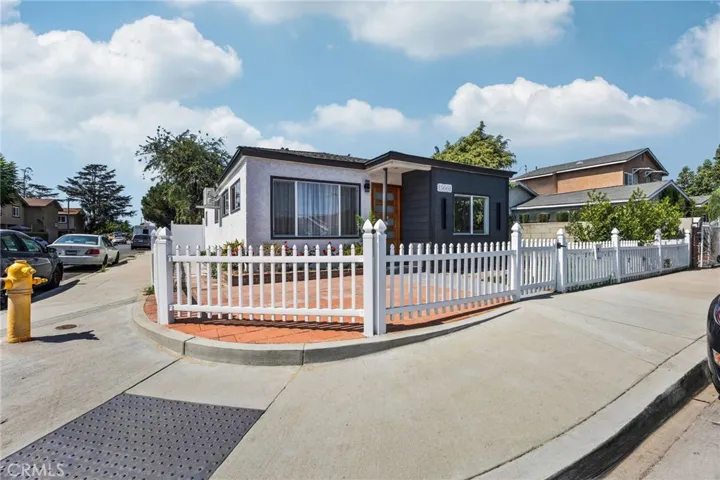 13661 Earnshaw Avenue, Downey, California 90242
