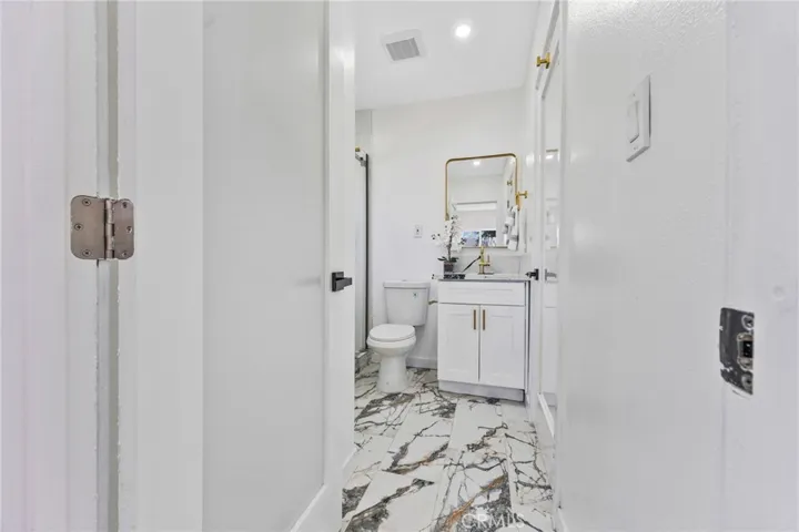 13661 Earnshaw Avenue, Downey, California 90242