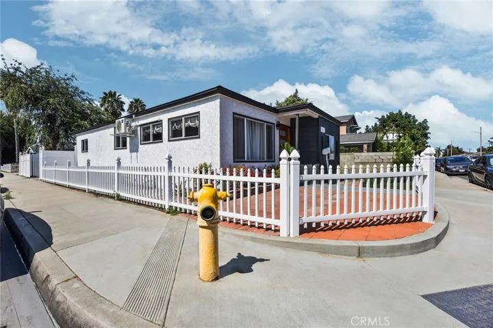 13661 Earnshaw Avenue, Downey, California 90242