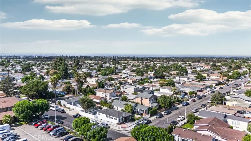13661 Earnshaw Avenue, Downey, California 90242