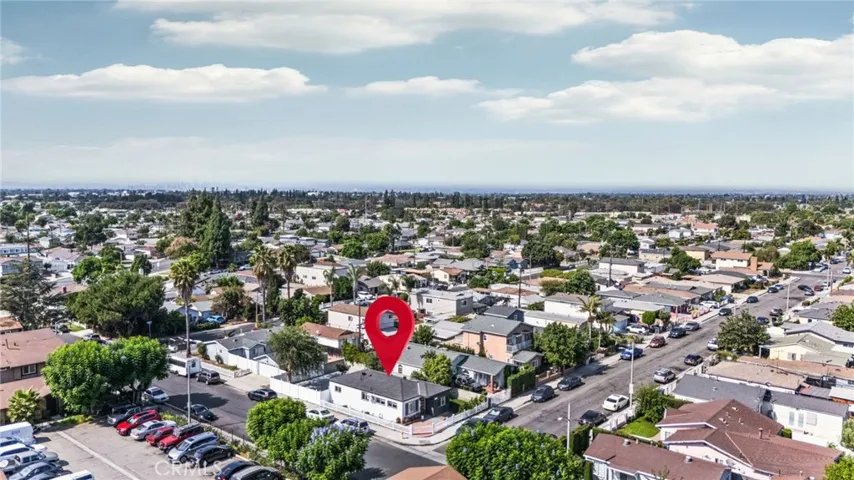 13661 Earnshaw Avenue, Downey, California 90242