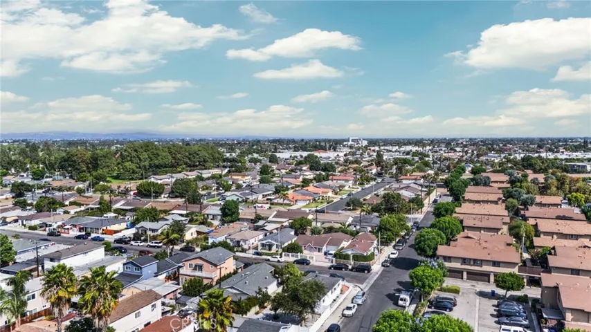 13661 Earnshaw Avenue, Downey, California 90242