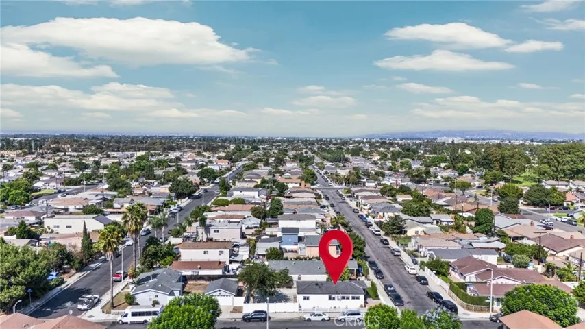 13661 Earnshaw Avenue, Downey, California 90242