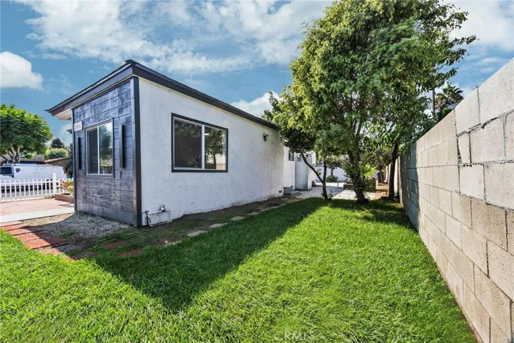 13661 Earnshaw Avenue, Downey, California 90242