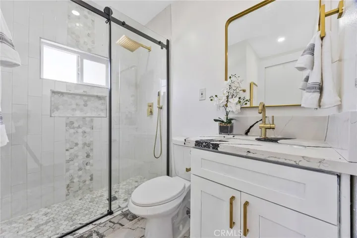 13661 Earnshaw Avenue, Downey, California 90242