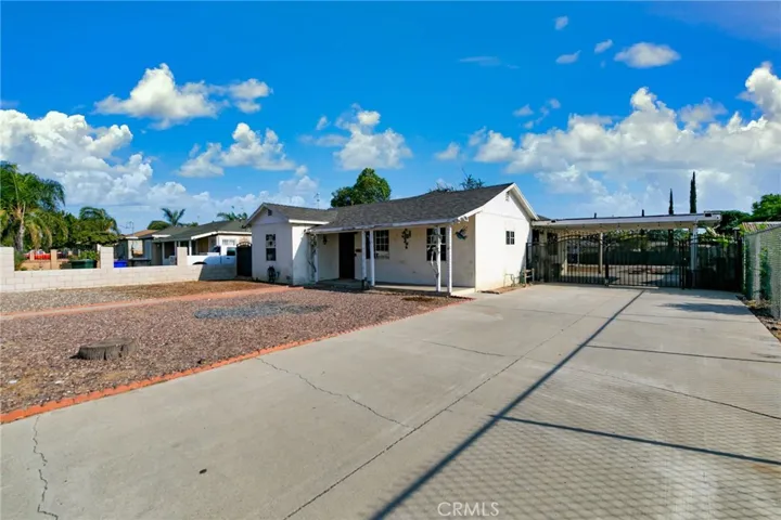 14935 Hibiscus Avenue, Fontana, California 92335, 3 Bedrooms Bedrooms, ,1 BathroomBathrooms,Residential,For Sale,Hibiscus,WS25215560