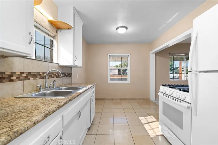 14935 Hibiscus Avenue, Fontana, California 92335