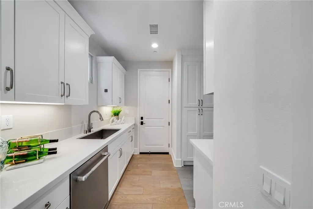 126 Paxton, Irvine, California 92620 home-pic-10