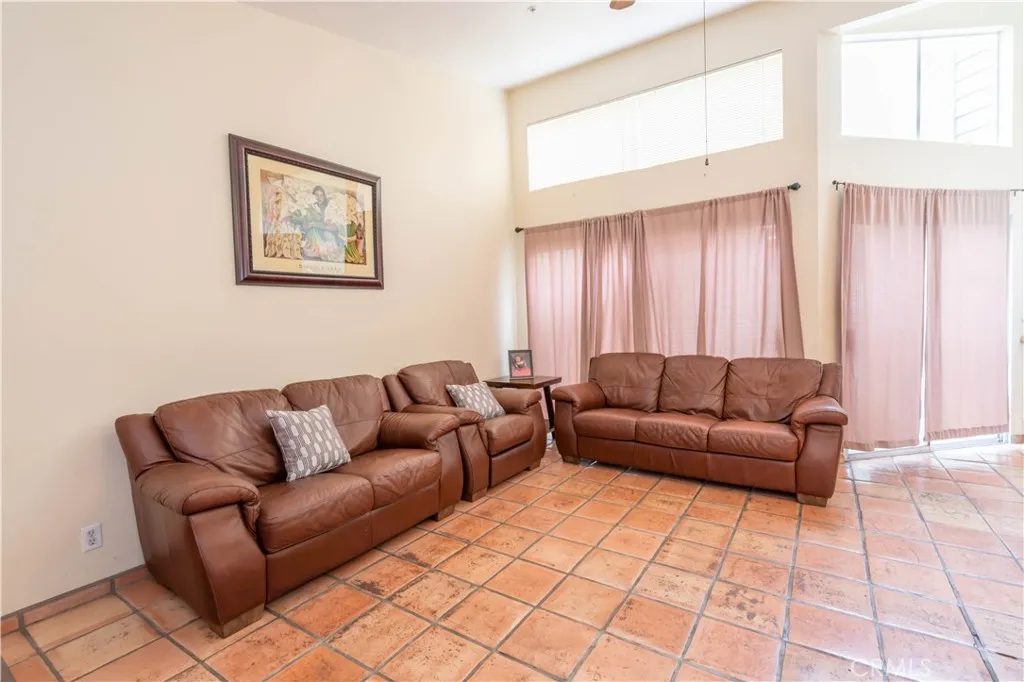 11377 Osborne Place 34, Sylmar, California 91342 home-pic-2