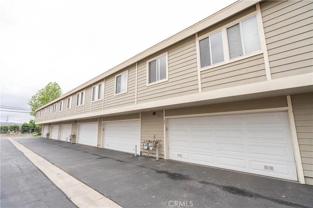 11377 Osborne Place 34, Sylmar, California 91342 home-pic-15