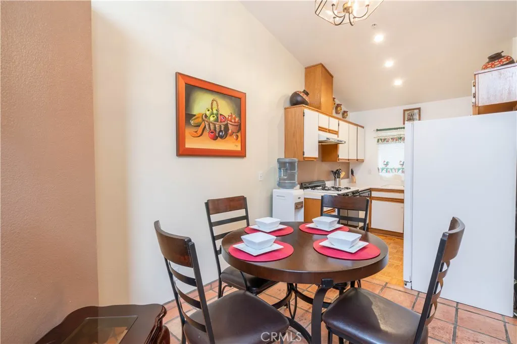 11377 Osborne Place 34, Sylmar, California 91342 home-pic-4